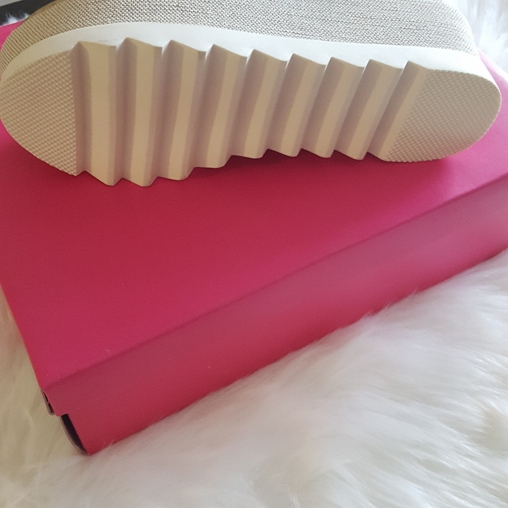 HP!!!! ✨BETSY JOHNSON SHOES!! HP - Picture 6 of 7